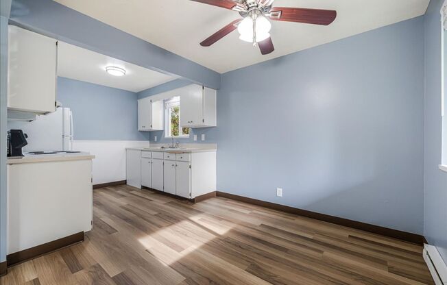 2 beds, 1 bath, 900 sqft, $1,175, Unit 2305-10