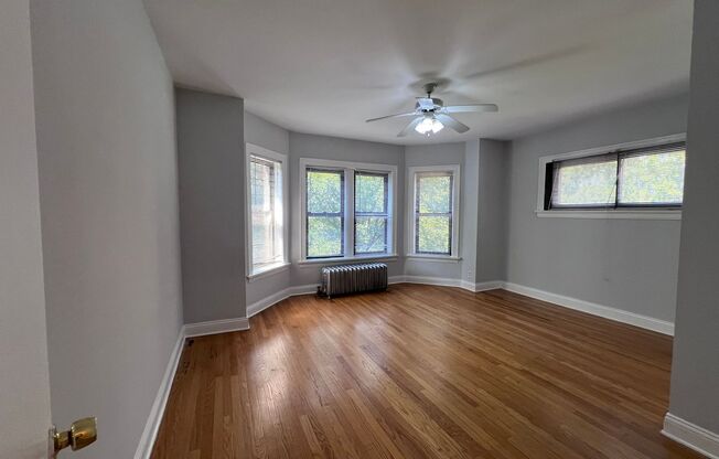 2121 RDG AVE
