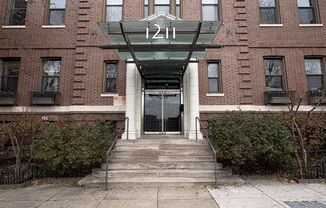Spacious and Lovely Fed Hill 2bd/2ba Condo with CAC, W/D and more!