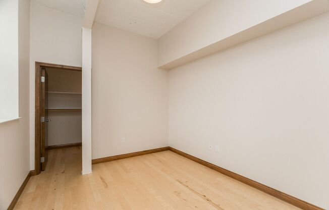 2 beds, 1 bath, 1,288 sqft, $1,100, Unit Cornerstone Place - 506