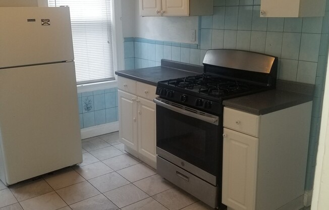 3 beds, 1 bath, 1,250 sqft, $2,900, Unit Unit 2