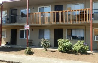 2 beds, 1 bath, 720 sqft, $1,295, Unit 8