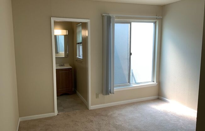 2 beds, 1.5 baths, 850 sqft, $3,350, Unit 412 - 8