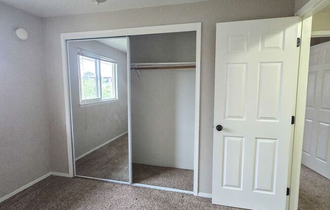 3 beds, 1 bath, 1,040 sqft, $1,625, Unit 16