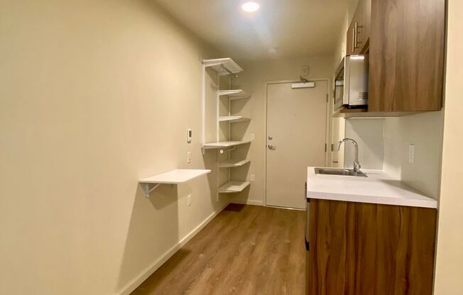 Studio, 1 bath, 175 sqft, $1,255, Unit 210
