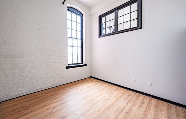 2 beds, 1 bath, 890 sqft, $1,475, Unit Apartment 108