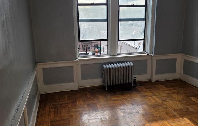 2 beds, 1 bath, 700 sqft, $3,104, Unit 4F