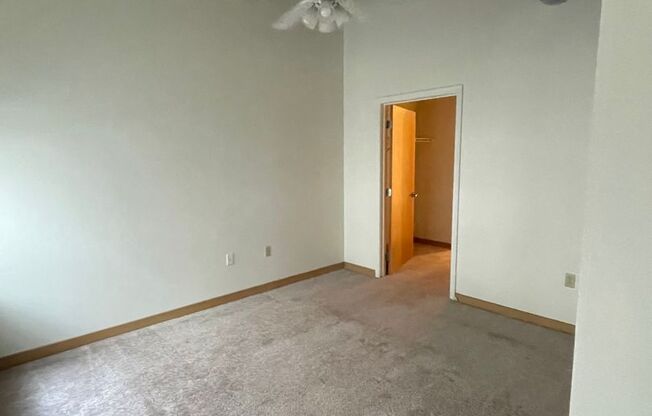 1 bed, 1 bath, 620 sqft, $1,200, Unit 211