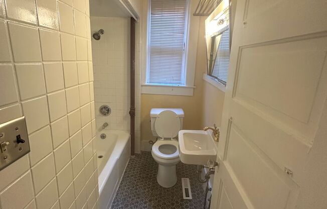 1 bed, 1 bath, $2,050