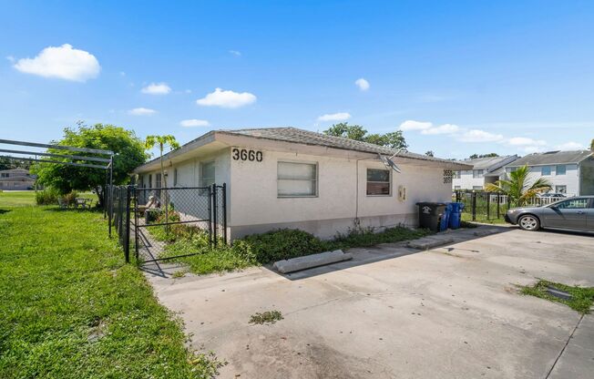 3656-3658-3660 Seminole Ave