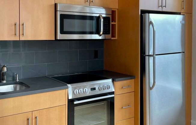 1 bed, 1 bath, $2,750, Unit 825