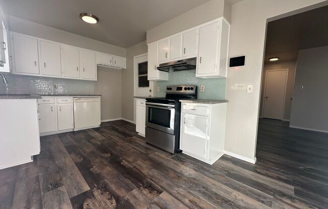 3 beds, 1 bath, $1,095