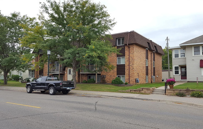 2 beds, 1 bath, $1,250, Unit 3927-101