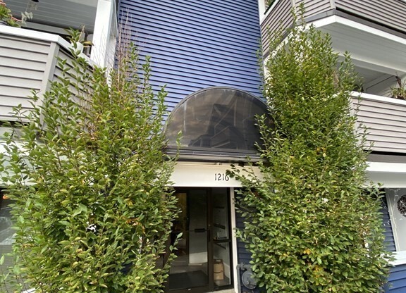 1216 VFW PKWY