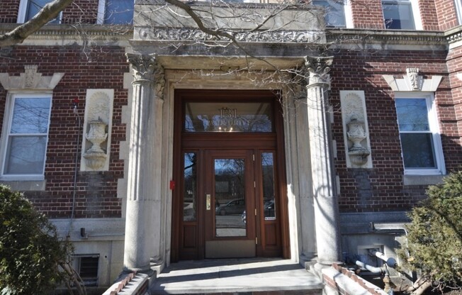 Studio, 1 bath, 328 sqft, $2,150, Unit 11