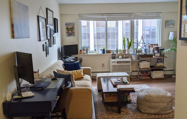 1 bed, 1 bath, 606 sqft, $3,000, Unit 1704