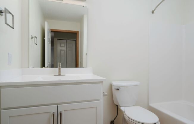 2 beds, 1 bath, 974 sqft, $1,585, Unit 209