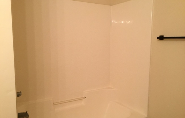 2 beds, 1.5 baths, 1,128 sqft, $1,369.99, Unit 30-05