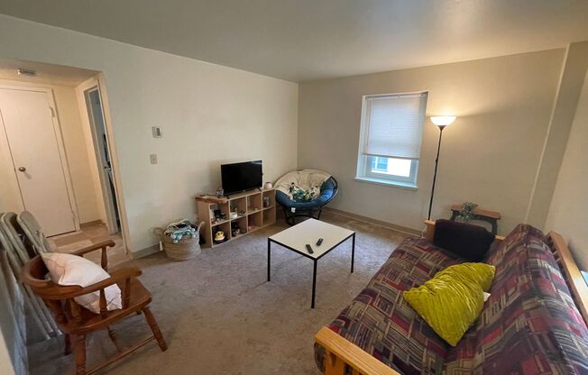 1 bed, 1 bath, $895, Unit 413