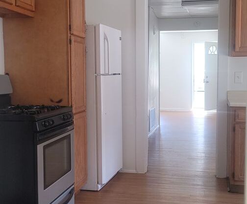 2 beds, 1 bath, $750