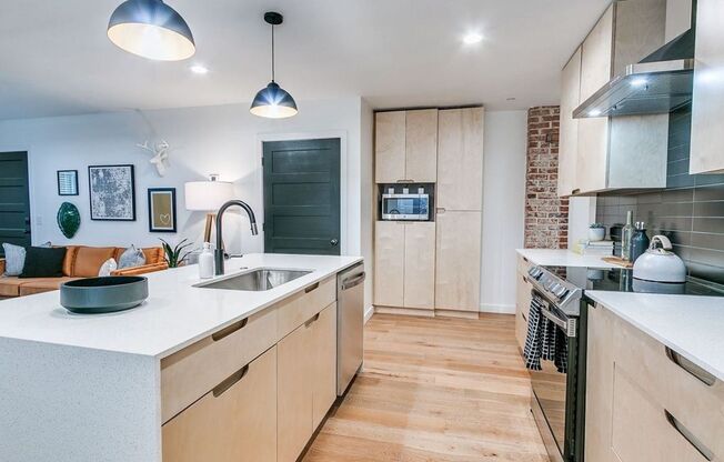 1 bed, 1 bath, 925 sqft, $1,500, Unit 1