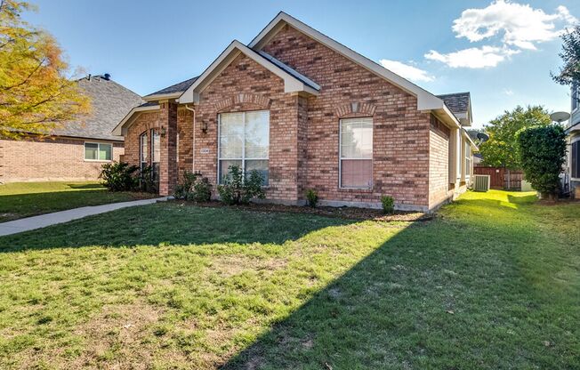 AVAILABLE NOW! BEAUTIFUL 3 Bedroom Home located in Allen, TX with parking for RV in Backyard!