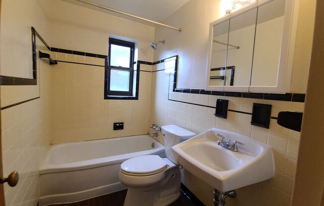 1 bed, 1 bath, 1 sqft, $950, Unit ABB - C-12