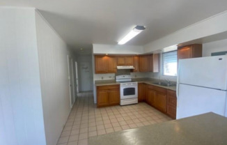 3 beds, 1 bath, $2,100