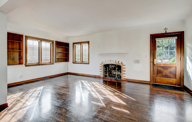 Beautiful Magnolia Home with a VIEW!