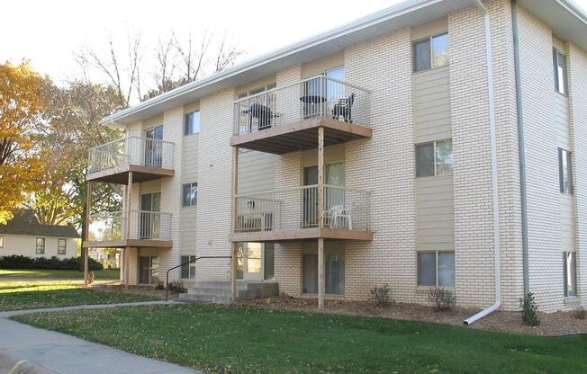 Concorde Place Apts.