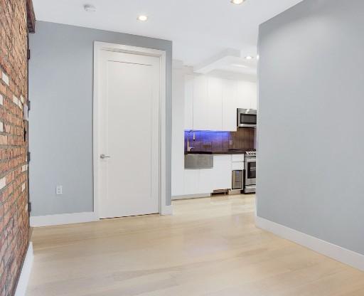 2 beds, 1 bath, $5,995, Unit 3E