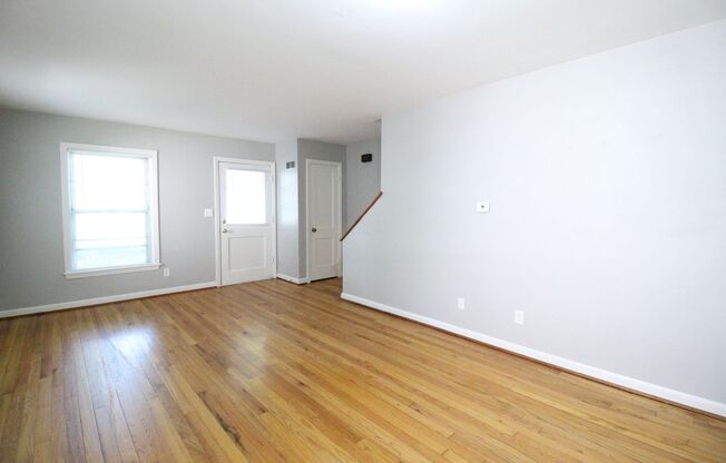 2 beds, 1 bath, $1,250, Unit 7552 WYOMING --