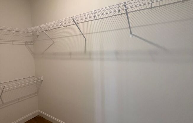 1 bed, 1 bath, 859 sqft, $1,600, Unit B104