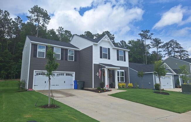 Outstanding Four Bedroom Home Less Than 10 Minutes Away from Ft Jackson!