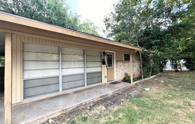 Quaint 2-bedroom Duplex in Rosedale