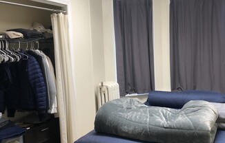 2 beds, 1 bath, $4,000, Unit 32