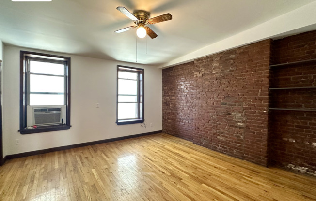 112 SMITH ST