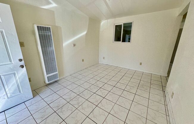 2 beds, 1 bath, 600 sqft, $1,550, Unit 2340B