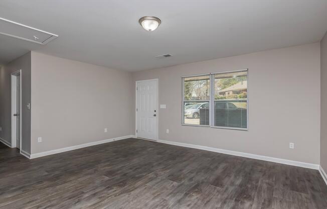 3 beds, 1 bath, $1,595