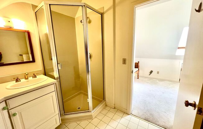 Studio, 1 bath, $2,950