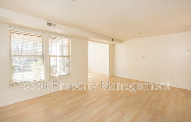 903 WOODBRIDGE CT
