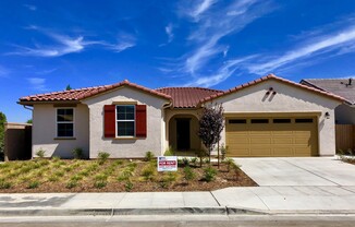 $2,395 Clinton & Temperance, 4 Bedroom - E. Adena Ave, Fresno - Solar Panels