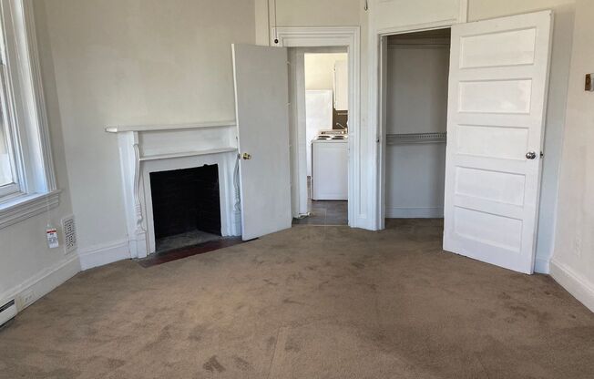 1 bed, 1 bath, 700 sqft, $1,299, Unit 38-4