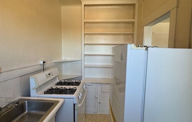 Studio, 1 bath, 450 sqft, $1,445, Unit 308