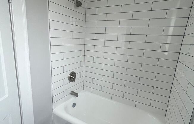 1 bed, 1 bath, 790 sqft, $1,745, Unit 609-2H