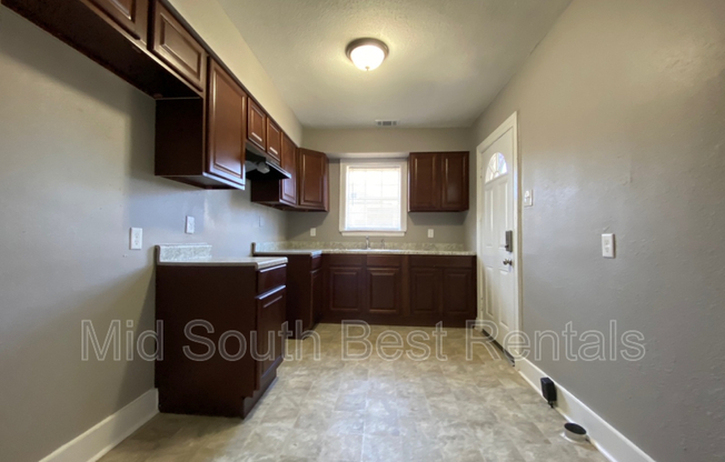 1311 S BARKSDALE