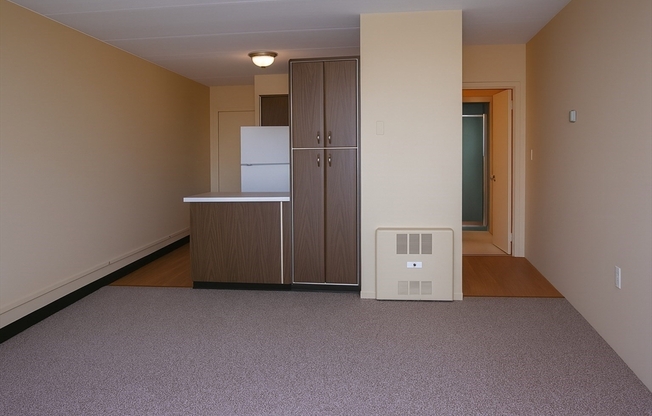 Studio, 1 bath, 350 sqft, $1,880, Unit 738