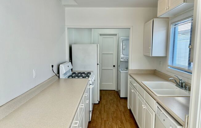 1 bed, 1 bath, 600 sqft, $2,100, Unit 4179