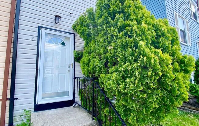 Charming 3 Bedroom/ 1.5 Bathroom Townhome in Rosedale, MD!