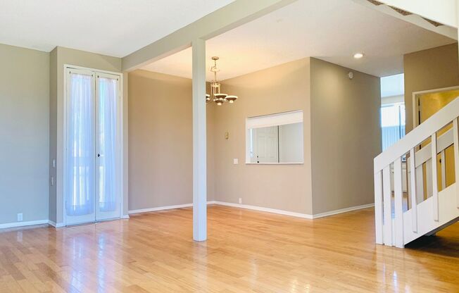 LIVE IN LA JOLLA! LOVELY TOWNHOME WITH BEAUTIFUL OCEAN VIEWS! $5,495/mo